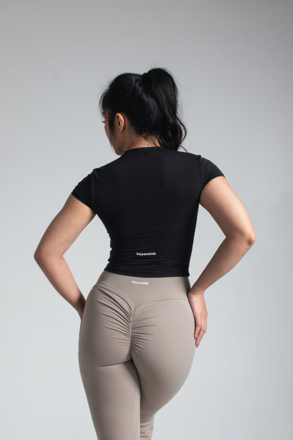 Soft Form Mid Short Sleeve T-Shirt - Black - Image 2